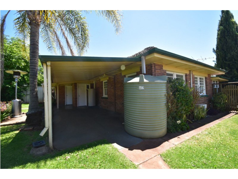 26 Tolmie Street, South Toowoomba QLD 4350