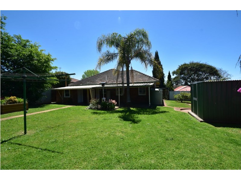 26 Tolmie Street, South Toowoomba QLD 4350