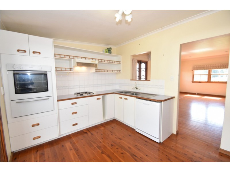 172 South Street, Centenary Heights QLD 4350