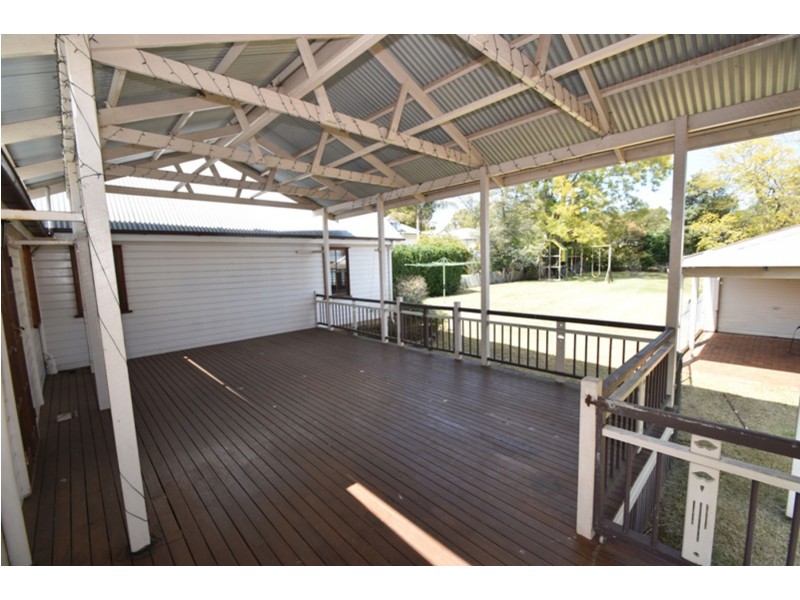 172 South Street, Centenary Heights QLD 4350