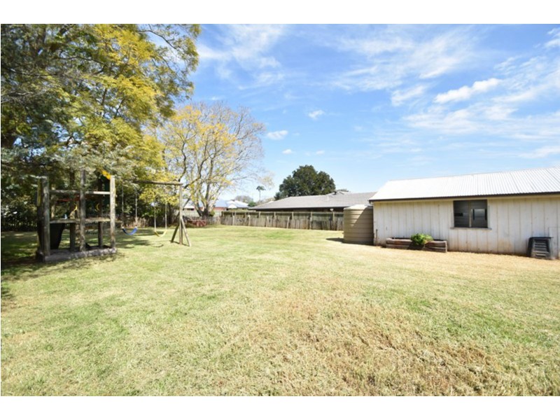 172 South Street, Centenary Heights QLD 4350