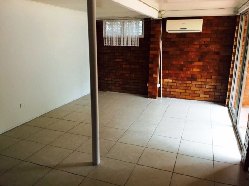 1 Clearview Street, Rockville QLD 4350