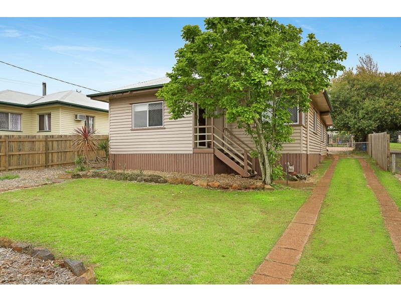 57 Glenvale Road, Newtown QLD 4350