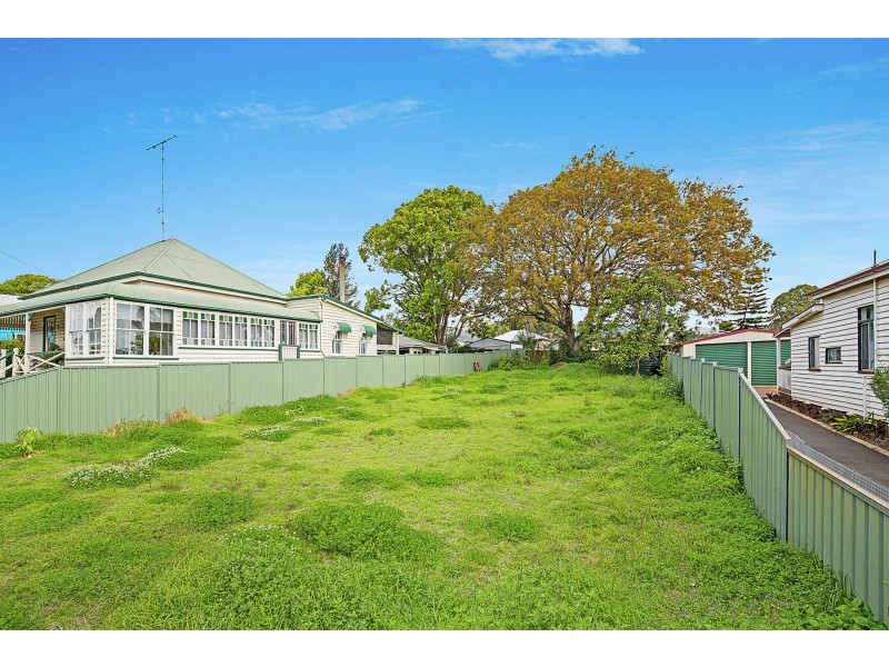 8A Cooper Street, South Toowoomba QLD 4350