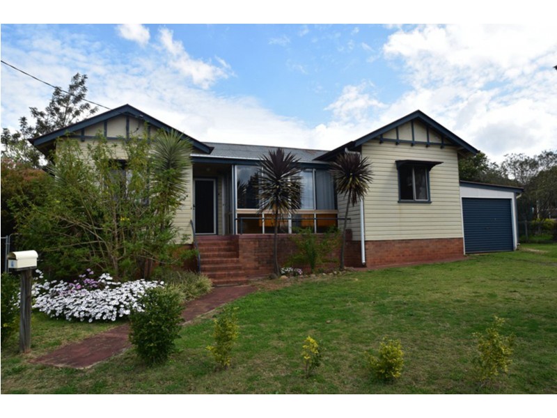 4 Underwood Crescent, Harristown QLD 4350