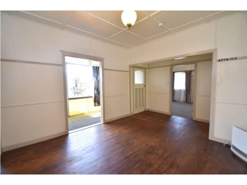 4 Underwood Crescent, Harristown QLD 4350