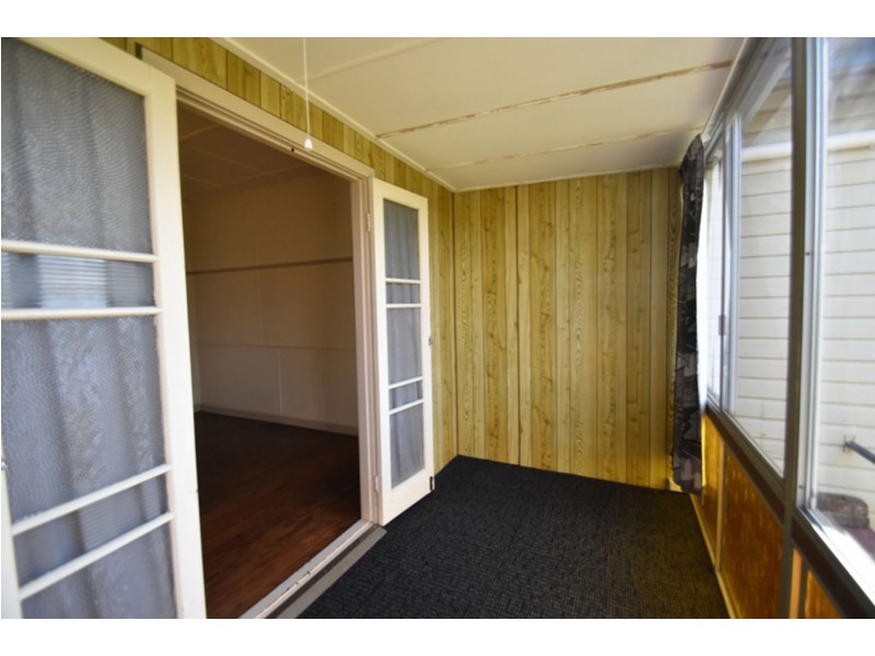 4 Underwood Crescent, Harristown QLD 4350