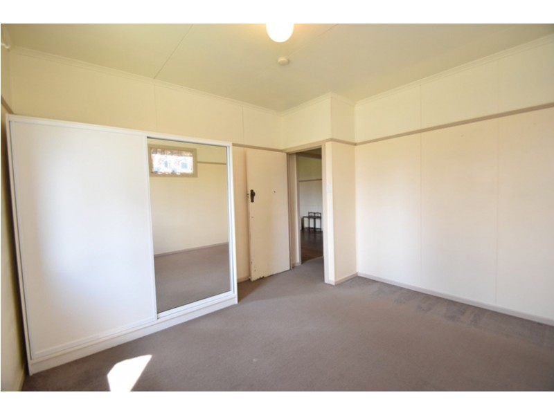4 Underwood Crescent, Harristown QLD 4350