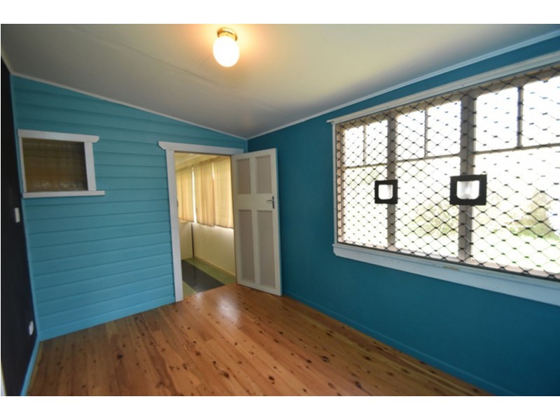 4 Underwood Crescent, Harristown QLD 4350