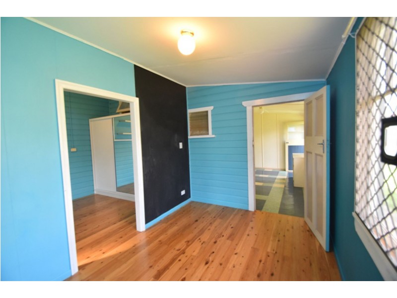 4 Underwood Crescent, Harristown QLD 4350