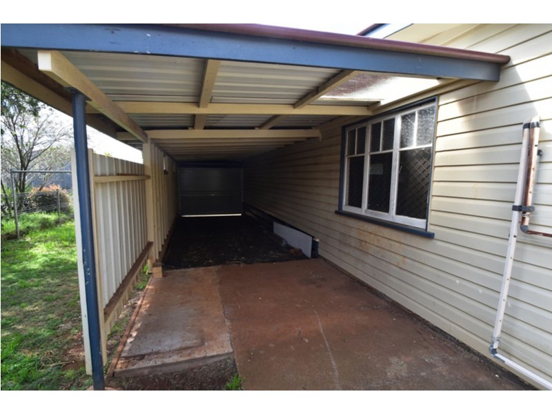 4 Underwood Crescent, Harristown QLD 4350