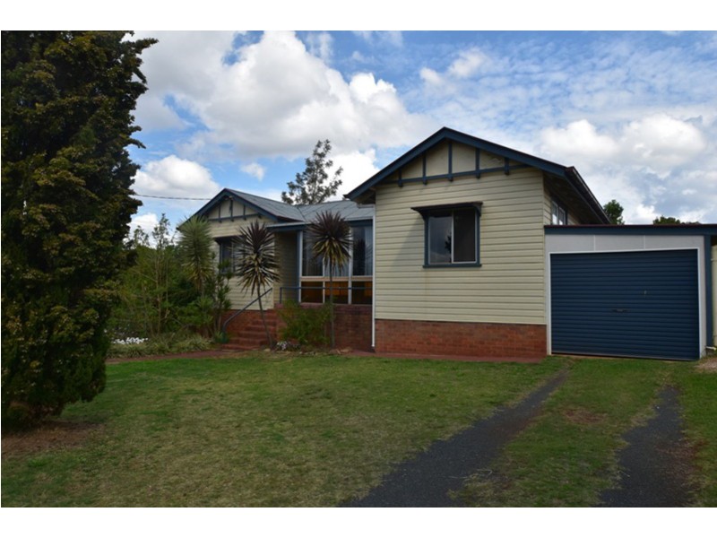 4 Underwood Crescent, Harristown QLD 4350