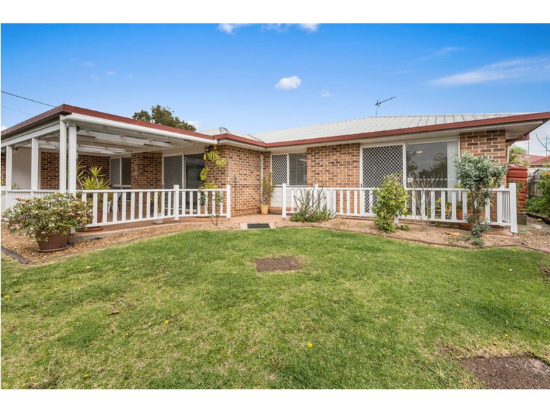 1 Kauri Street, Kearneys Spring QLD 4350