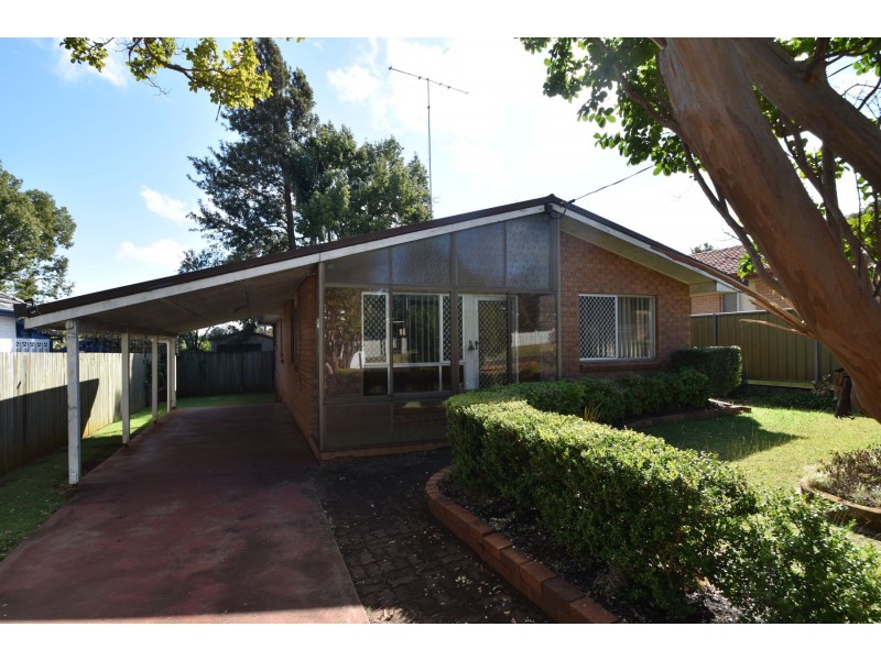 1B Atkinson Street, South Toowoomba QLD 4350