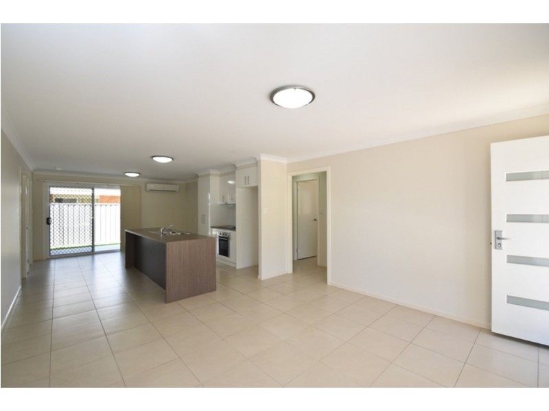 2/15a Searle Street, South Toowoomba QLD 4350