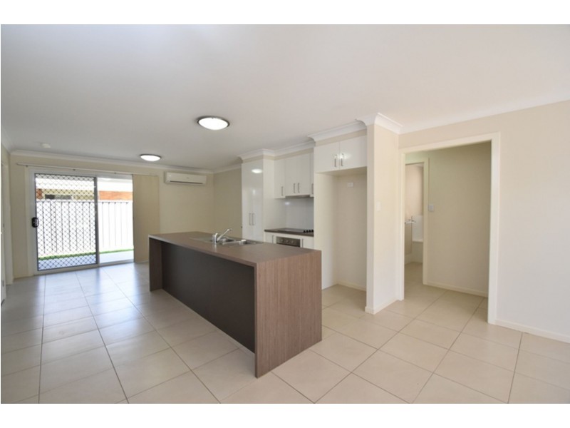 2/15a Searle Street, South Toowoomba QLD 4350