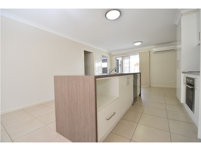 2/15a Searle Street, South Toowoomba QLD 4350