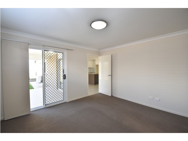 2/15a Searle Street, South Toowoomba QLD 4350
