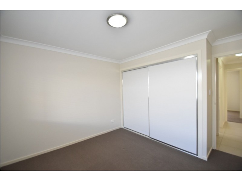 2/15a Searle Street, South Toowoomba QLD 4350