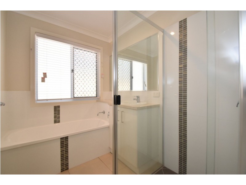 2/15a Searle Street, South Toowoomba QLD 4350