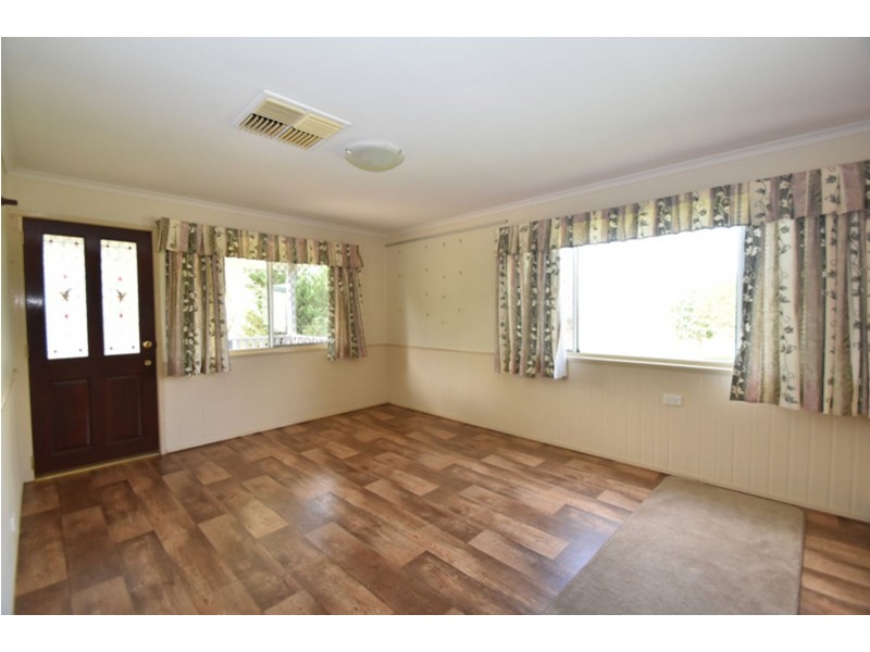 30 Balfour Street, Wyreema QLD 4352