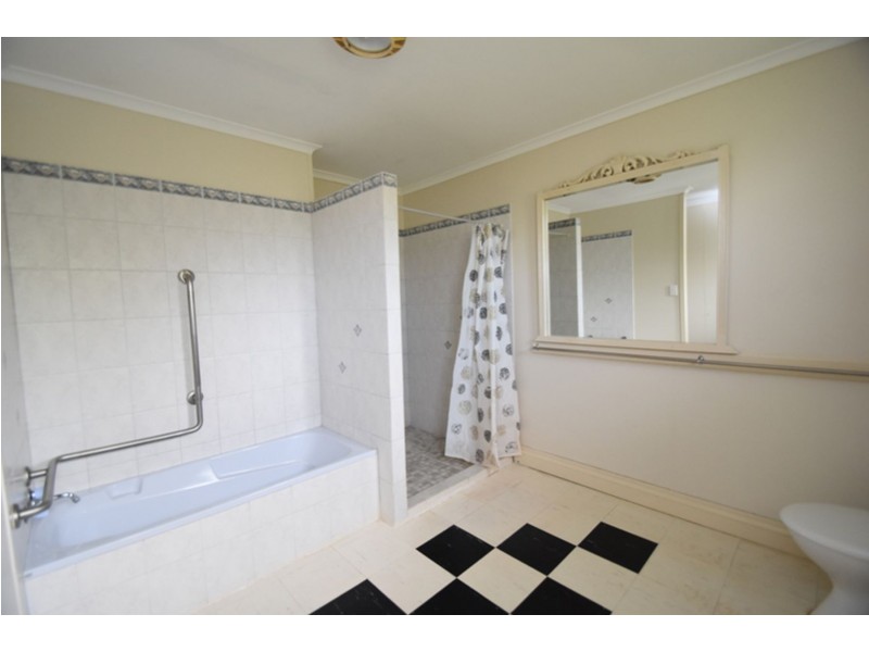 30 Balfour Street, Wyreema QLD 4352
