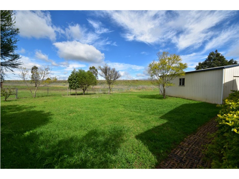 30 Balfour Street, Wyreema QLD 4352