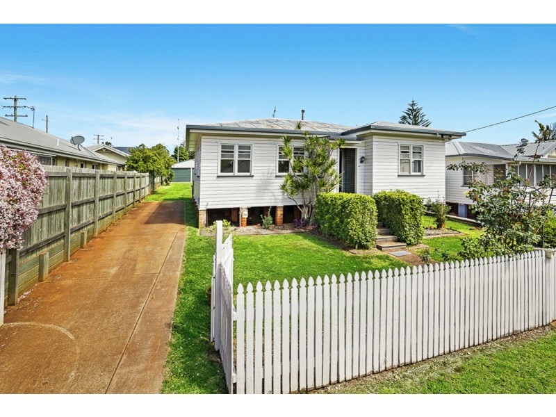 4 Beirne Street, South Toowoomba QLD 4350