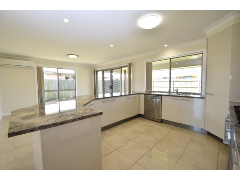 6 Argus Court, Middle Ridge QLD 4350