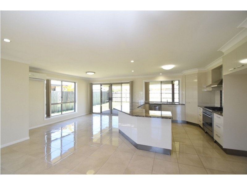 6 Argus Court, Middle Ridge QLD 4350