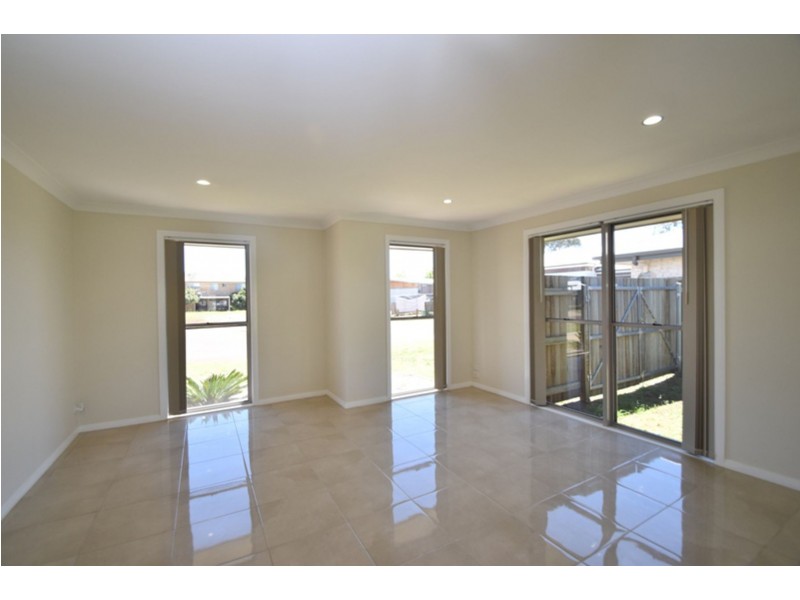 6 Argus Court, Middle Ridge QLD 4350