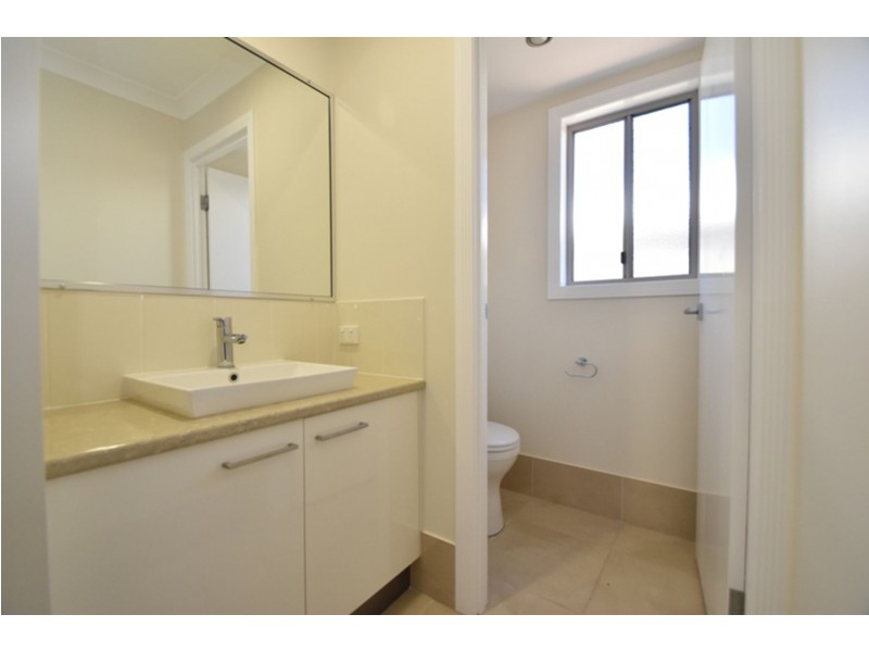 6 Argus Court, Middle Ridge QLD 4350