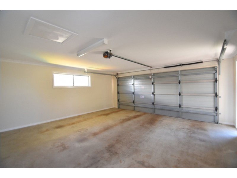 6 Argus Court, Middle Ridge QLD 4350