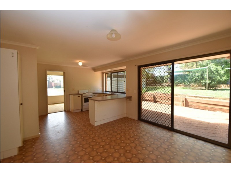 2 Champagne Crescent, Wilsonton Heights QLD 4350
