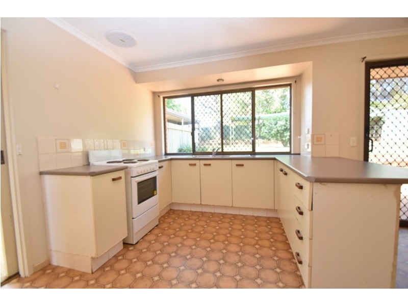 2 Champagne Crescent, Wilsonton Heights QLD 4350