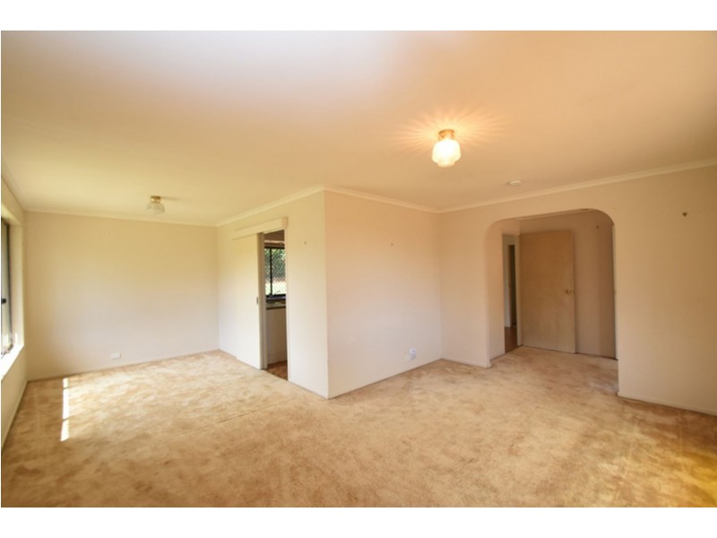 2 Champagne Crescent, Wilsonton Heights QLD 4350