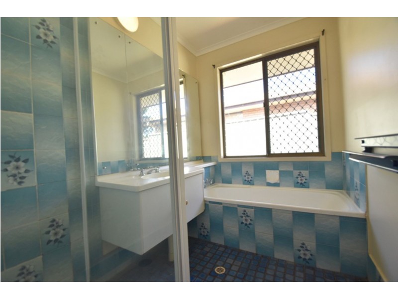 2 Champagne Crescent, Wilsonton Heights QLD 4350