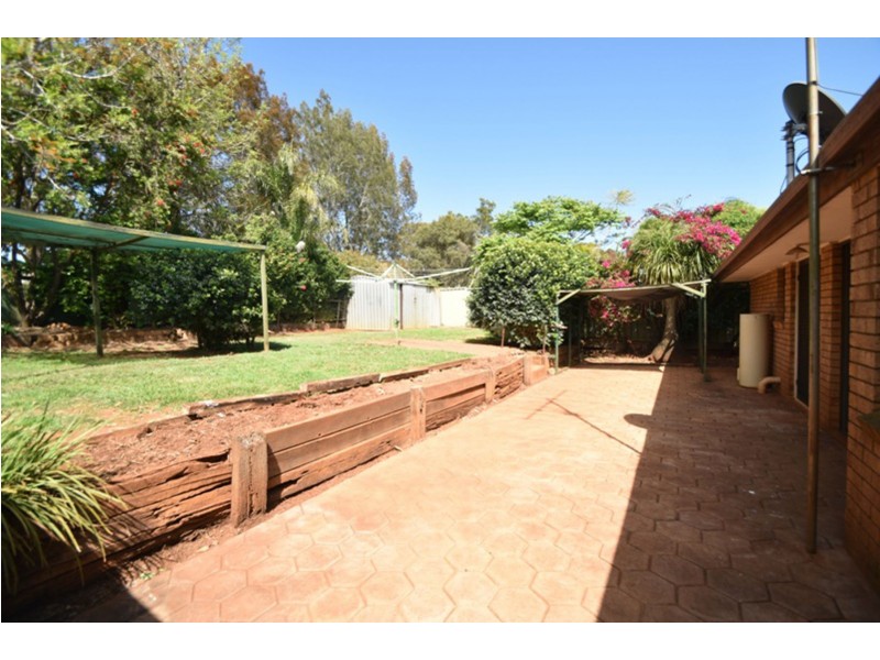 2 Champagne Crescent, Wilsonton Heights QLD 4350