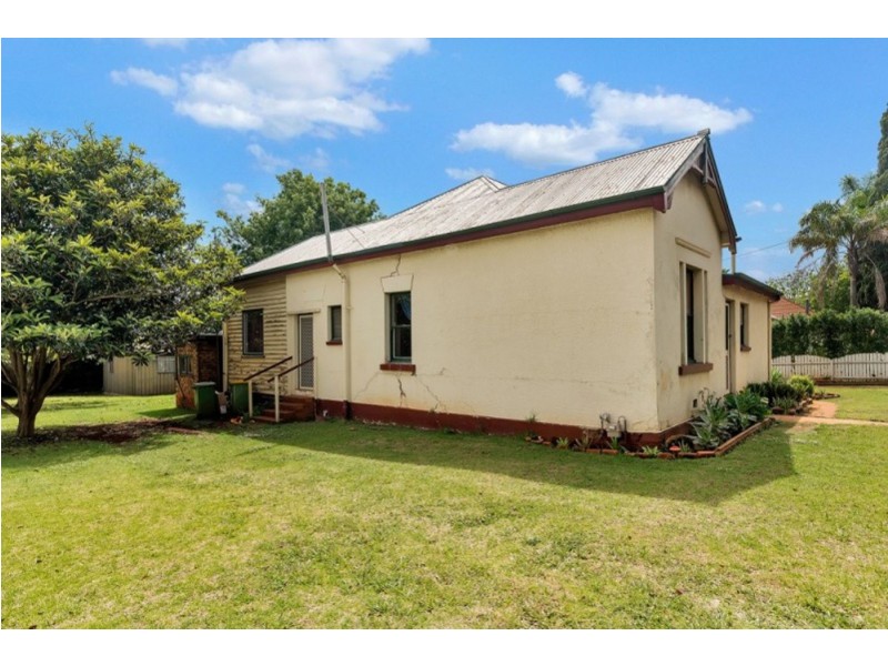 2/123 James Street, East Toowoomba QLD 4350