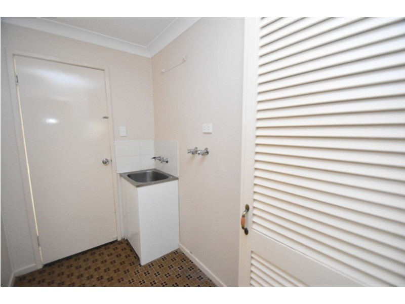 1/70 Hursley Road, Newtown QLD 4350