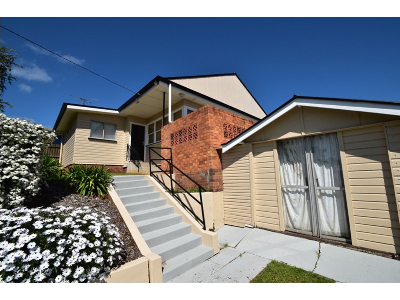 25a West Street, Newtown QLD 4350