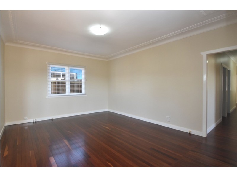 25a West Street, Newtown QLD 4350