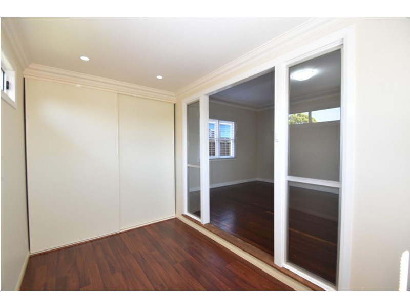 25a West Street, Newtown QLD 4350