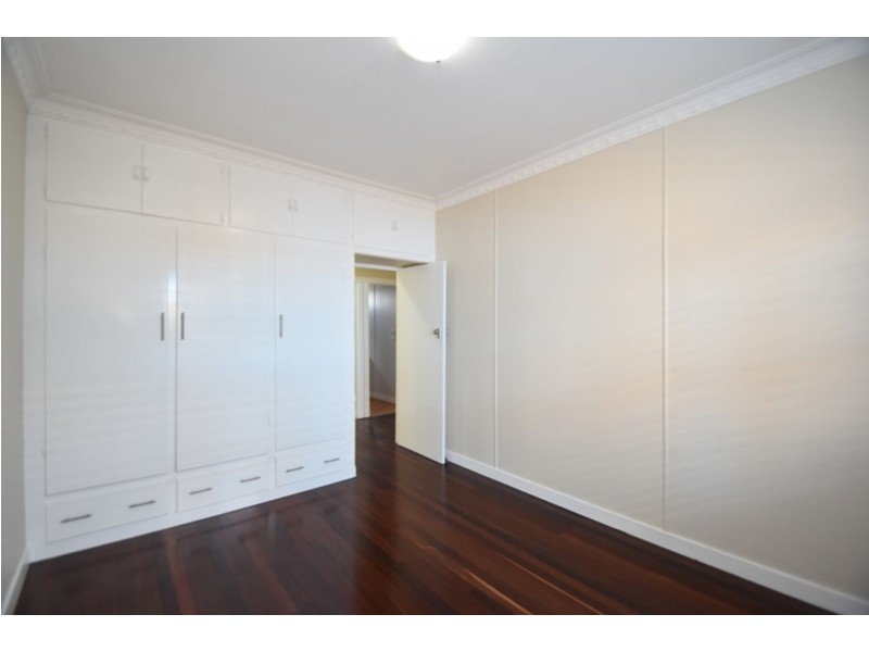 25a West Street, Newtown QLD 4350