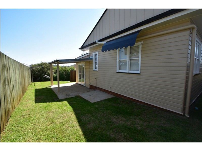 25a West Street, Newtown QLD 4350