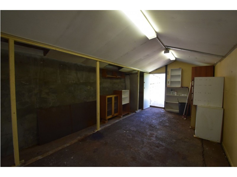 25a West Street, Newtown QLD 4350