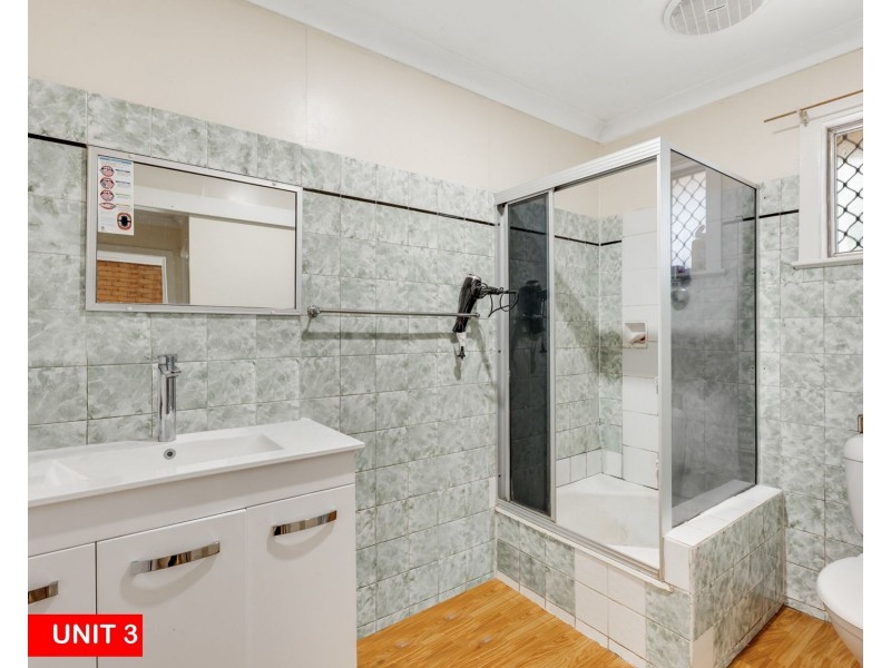 20 Glendower Street, Mount Lofty QLD 4350