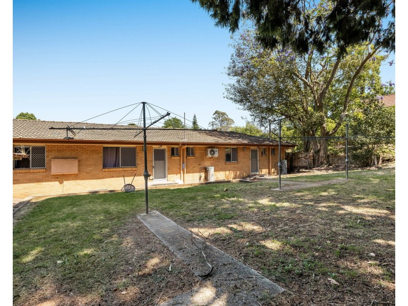 20 Glendower Street, Mount Lofty QLD 4350