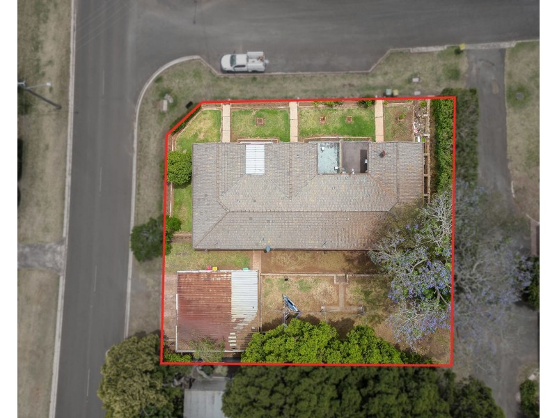 20 Glendower Street, Mount Lofty QLD 4350