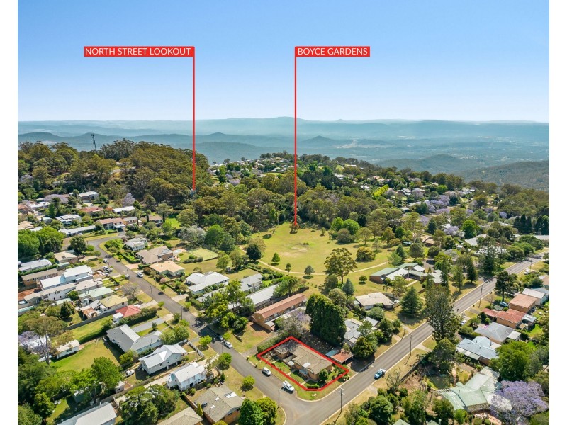 20 Glendower Street, Mount Lofty QLD 4350